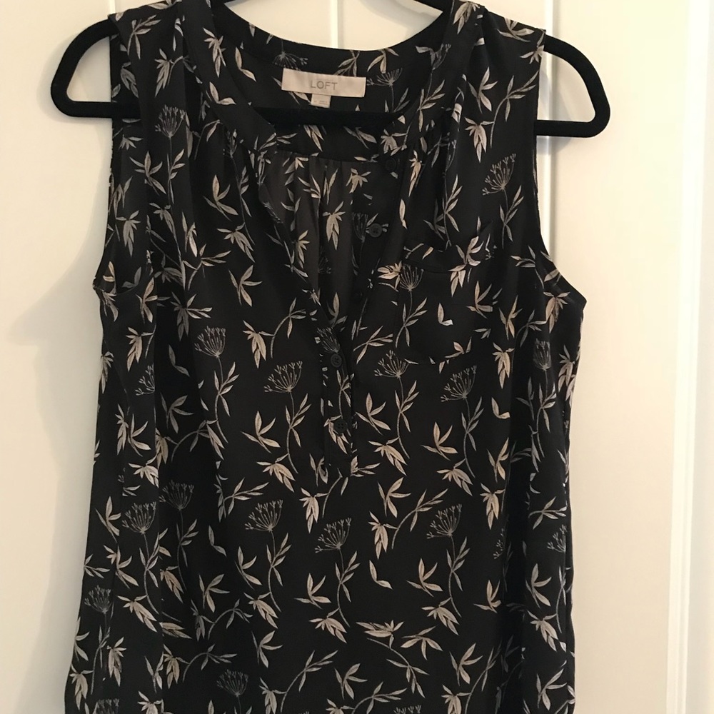 LOFT sleeveless flows tank